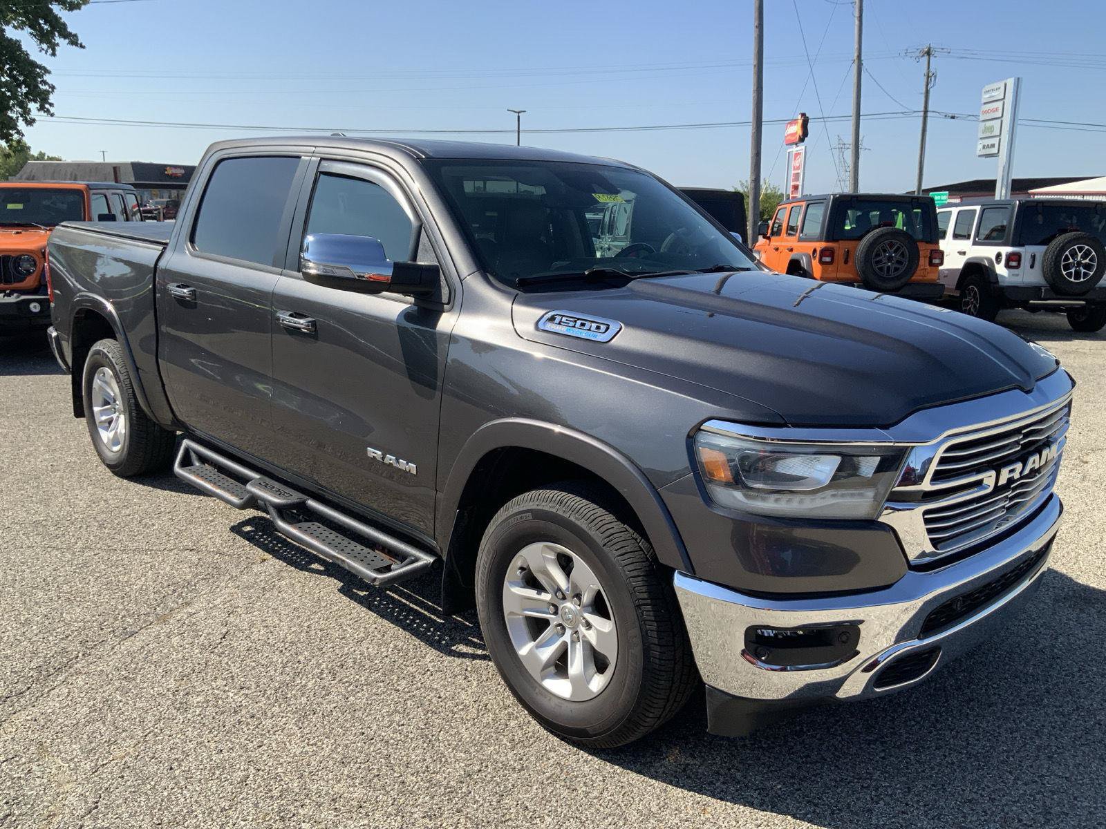 Used 2022 RAM 1500 Laramie AWD/4WD image 2