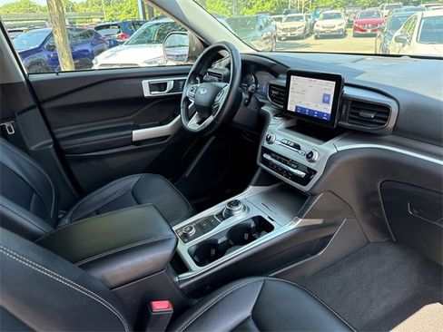 Used 2022 Ford Explorer XLT w/ Equipment Group 202A image 31