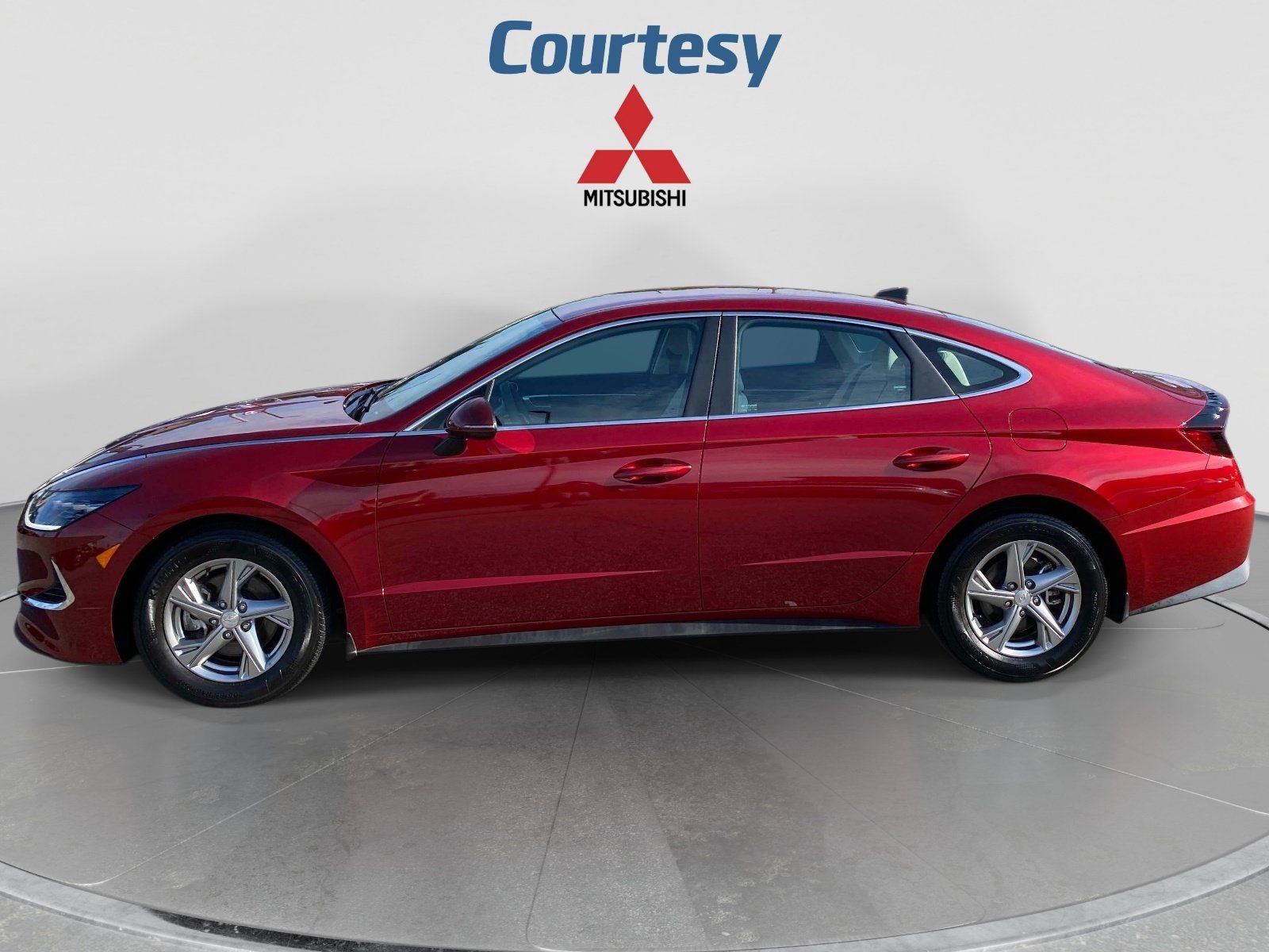 Used 2023 Hyundai Sonata SE FWD image 2