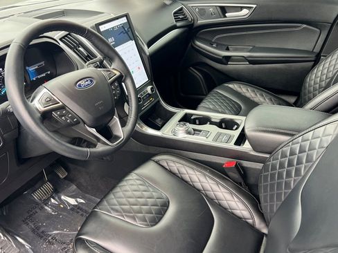 Used 2024 Ford Edge Titanium AWD/4WD image 7