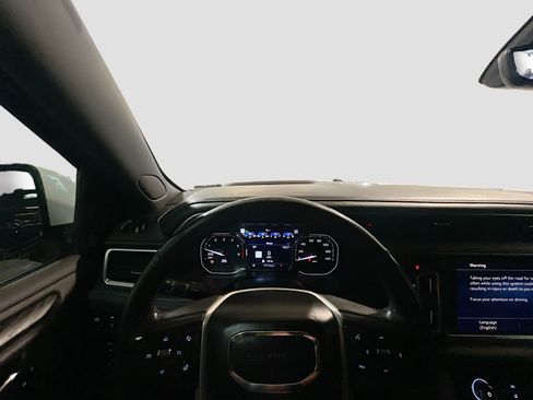 Used 2021 GMC Yukon Denali w/ Advanced Technology Package AWD/4WD image 7