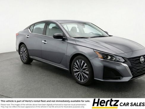Used 2025 Nissan Altima 2.5 SV FWD image 1
