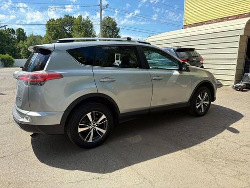 Used 2016 Toyota RAV4 XLE AWD/4WD image 4