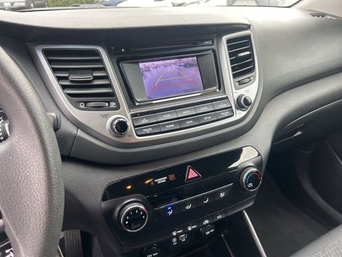 Used 2018 Hyundai Tucson SE image 22