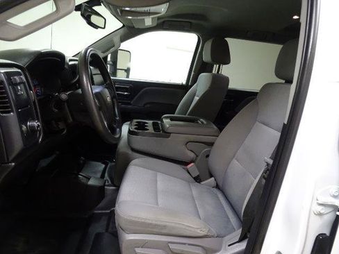 Used 2019 Chevrolet Silverado 2500 W/T AWD/4WD image 21