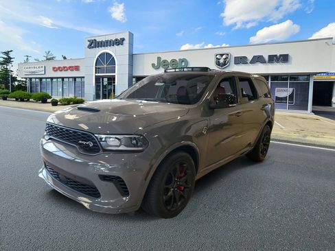 Used 2025 Dodge Durango SRT Hellcat w/ Trailer Tow Group IV AWD/4WD image 2