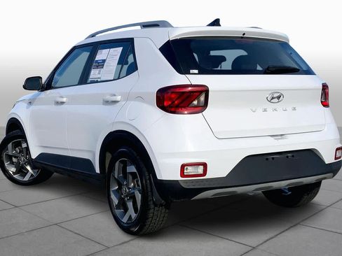 Used 2022 Hyundai Venue SEL image 11