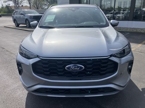 Certified 2024 Ford Escape ST-Line Elite AWD/4WD image 2