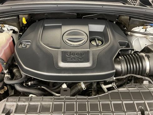 Certified 2022 Jeep Grand Cherokee Overland AWD/4WD image 32