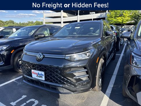 New 2026 Volkswagen Tiguan SE R-Line AWD/4WD image 1