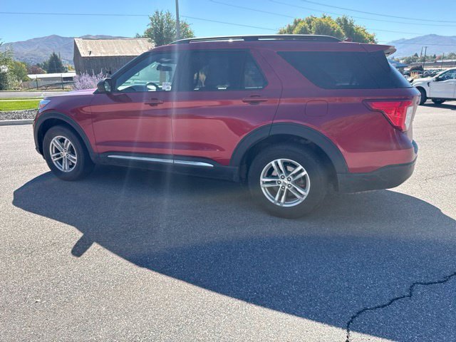 Used 2020 Ford Explorer XLT w/ Equipment Group 202A AWD/4WD image 4