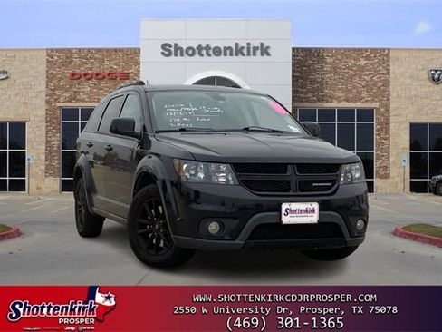 Used 2019 Dodge Journey SE image 1