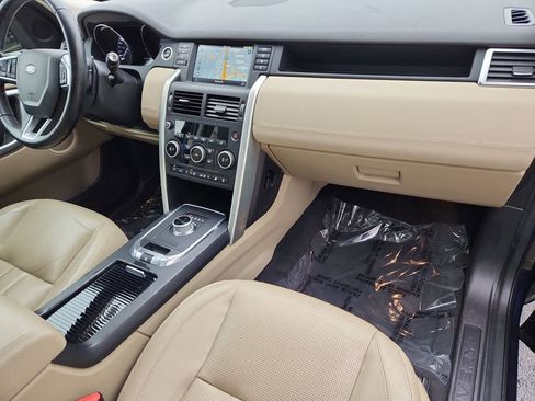 Used 2016 Land Rover Discovery Sport HSE image 29