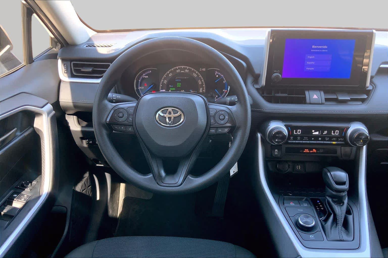 Used 2024 Toyota RAV4 LE AWD/4WD image 6