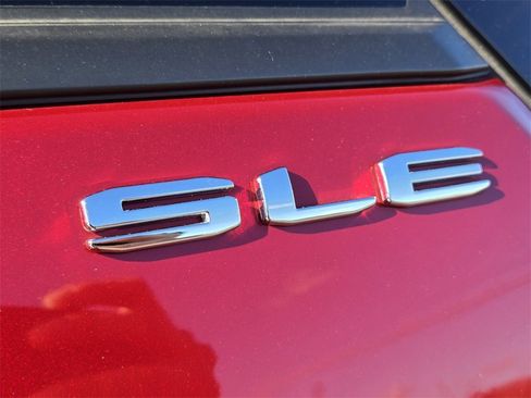 Used 2023 GMC Terrain SLE image 15