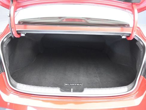 Used 2025 Hyundai Elantra Sport FWD image 42