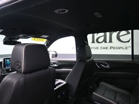 Used 2023 Chevrolet Suburban Premier image 28
