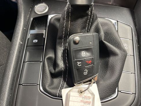 Used 2024 Volkswagen Tiguan S image 32