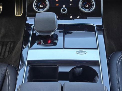 Certified 2022 Land Rover Range Rover Velar R-Dynamic S image 12