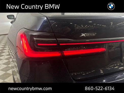 Used 2020 BMW 750i xDrive w/ Autobahn Package image 32