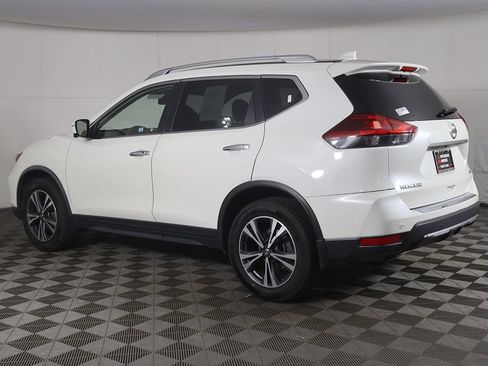 Used 2019 Nissan Rogue SV w/ Premium Package AWD/4WD image 9