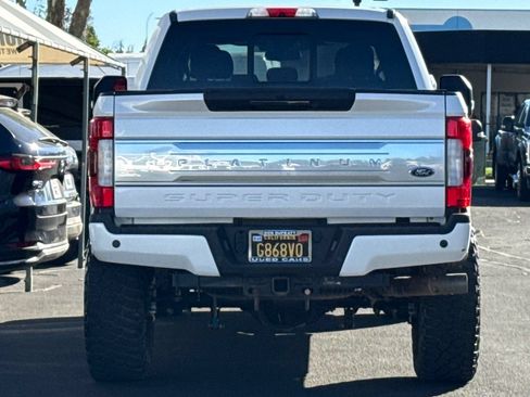 Certified 2017 Ford F250 Platinum w/ Platinum Ultimate Package AWD/4WD image 5