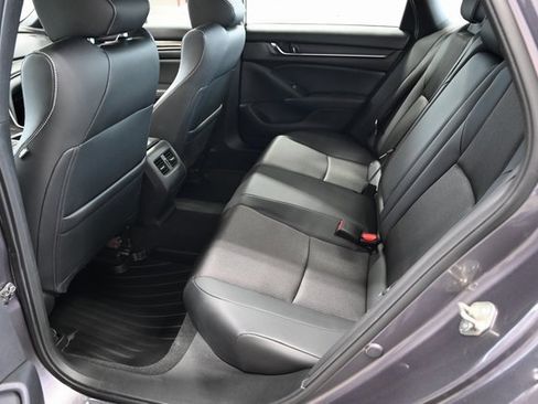 Used 2018 Honda Accord Sport image 11