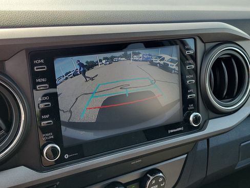 Used 2020 Toyota Tacoma TRD Off-Road w/ Technology Package AWD/4WD image 26