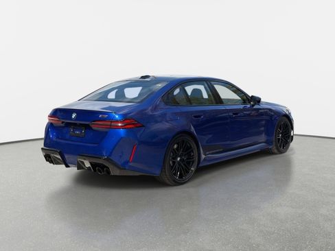 Used 2025 BMW M5 AWD/4WD image 3