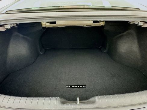 Certified 2025 Hyundai Elantra Sport image 26