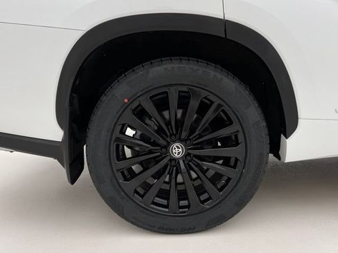 Used 2023 Toyota Highlander XSE AWD/4WD image 29