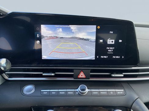 Certified 2025 Hyundai Elantra SEL FWD image 24