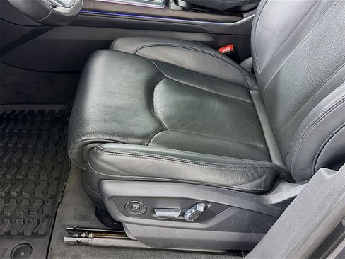 Used 2021 Audi Q8 Prestige w/ Prestige Package image 12