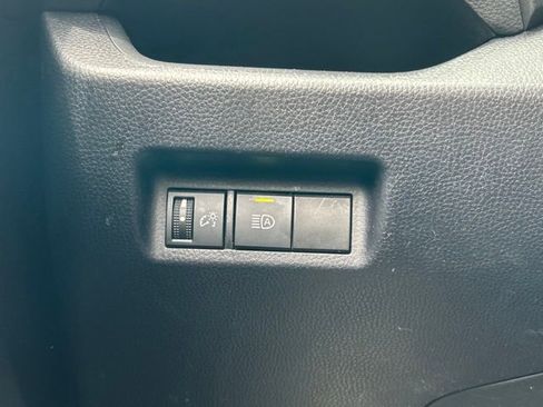 Used 2019 Toyota RAV4 LE w/ All Weather Liner Package AWD/4WD image 20