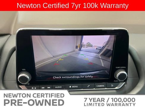 Used 2023 Nissan Rogue S FWD image 9