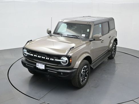 Used 2025 Ford Bronco Outer Banks image 53