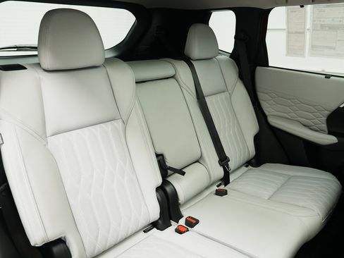 New 2025 Mitsubishi Outlander SEL image 34