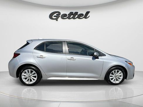 Certified 2025 Toyota Corolla SE FWD image 4