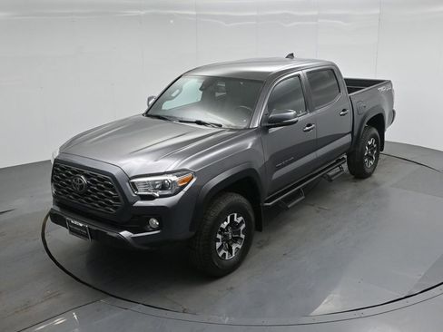 Used 2020 Toyota Tacoma TRD Off-Road w/ Technology Package image 34