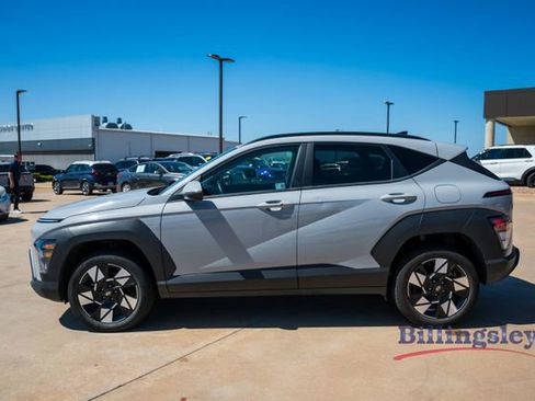 Used 2025 Hyundai Kona SEL AWD/4WD image 2