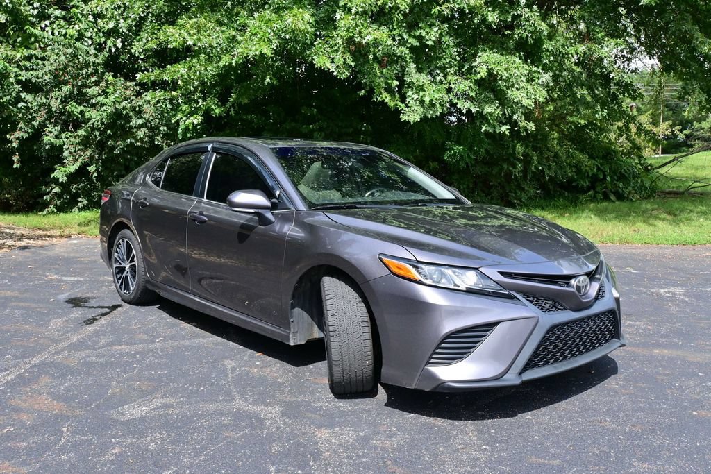 Used 2018 Toyota Camry SE w/ Moonroof Package FWD image 7