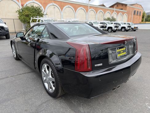 Used 2006 Cadillac XLR RWD image 10