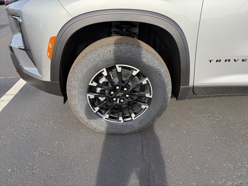 New 2026 Chevrolet Traverse Z71 w/ Enhanced Driving Package image 10