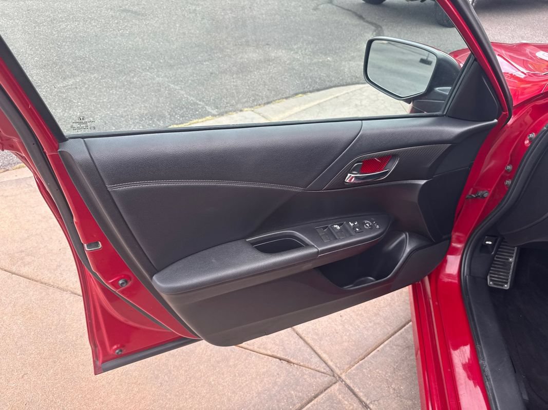 Used 2017 Honda Accord Sport image 23