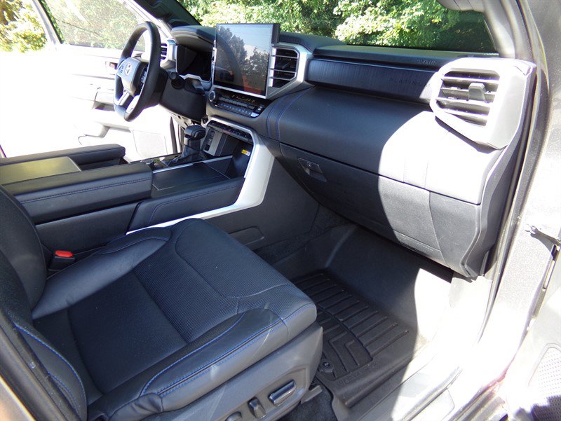 Used 2024 Toyota Sequoia Platinum w/ TRD Off-Road Package AWD/4WD image 27