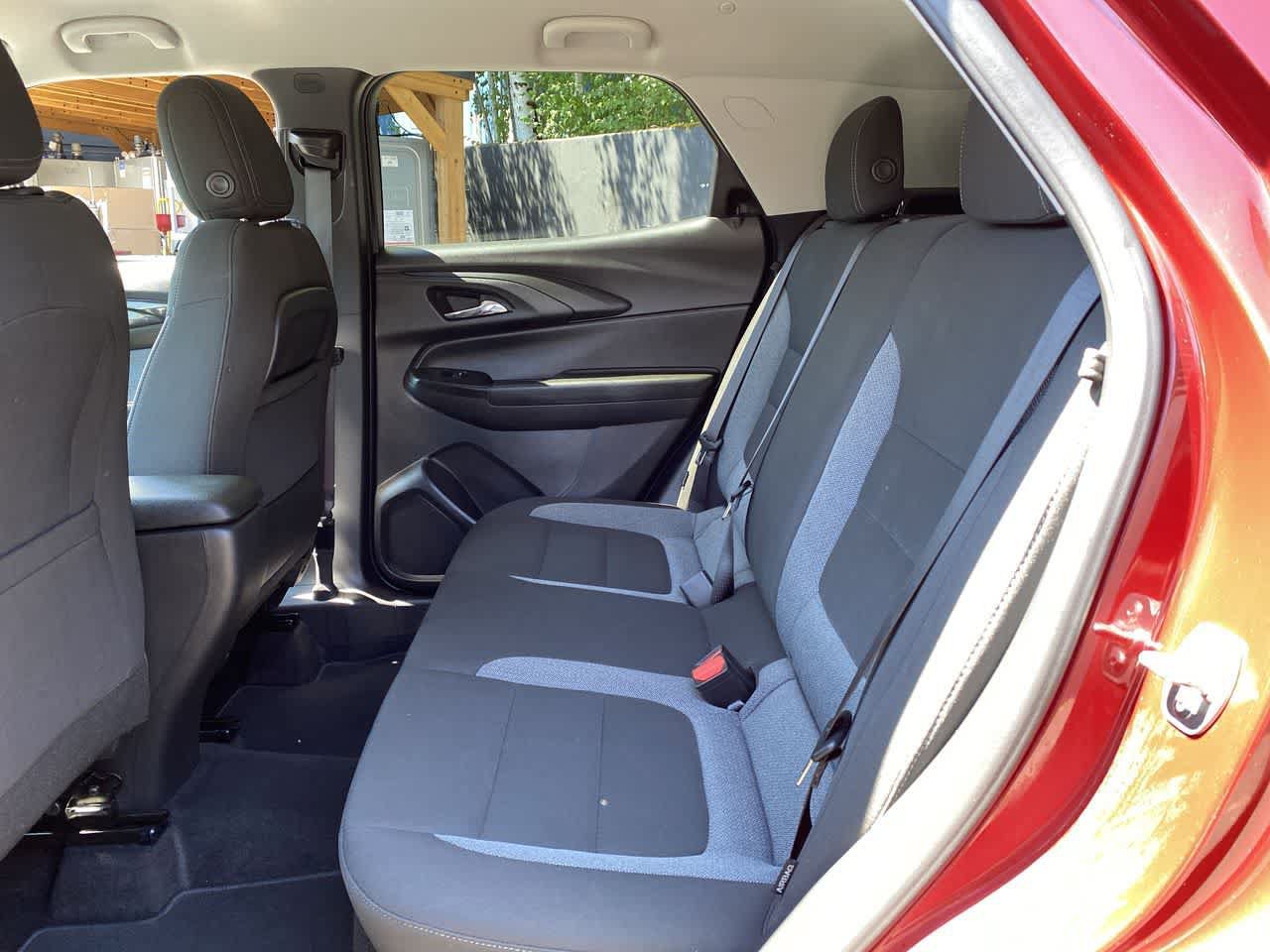 Used 2025 Chevrolet TrailBlazer LT AWD/4WD image 17