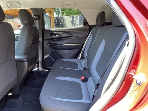 Used 2025 Chevrolet TrailBlazer LT AWD/4WD image 17
