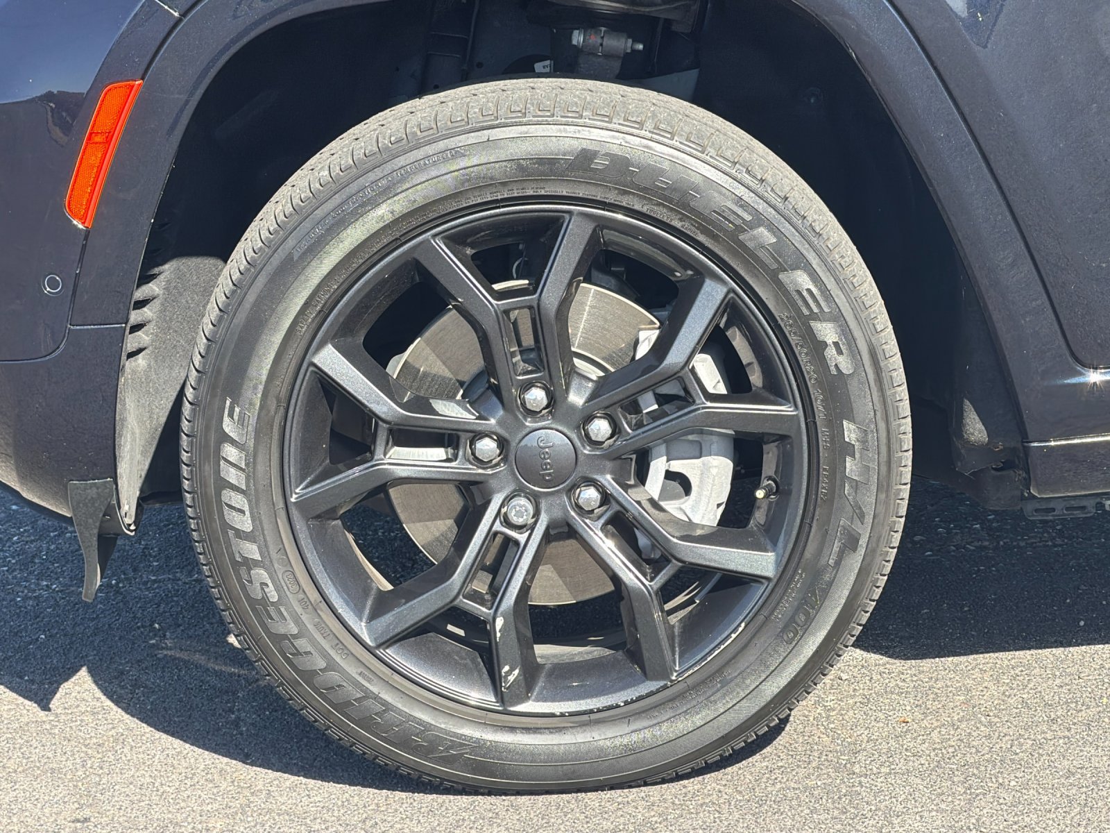 Used 2023 Jeep Grand Cherokee 30th Anniversary AWD/4WD image 38