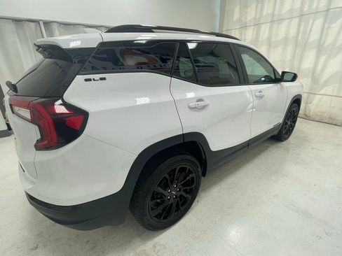 Used 2024 GMC Terrain SLE w/ Elevation Edition AWD/4WD image 4