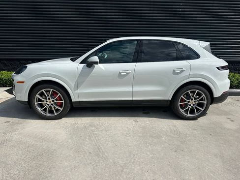 Used 2026 Porsche Cayenne S AWD/4WD image 2